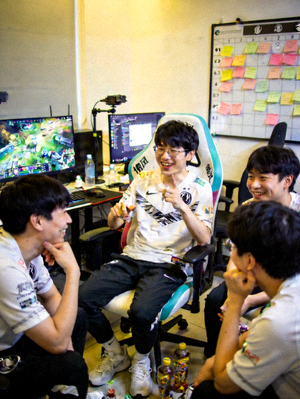 Knight谈论训练中的趣事与团队配合